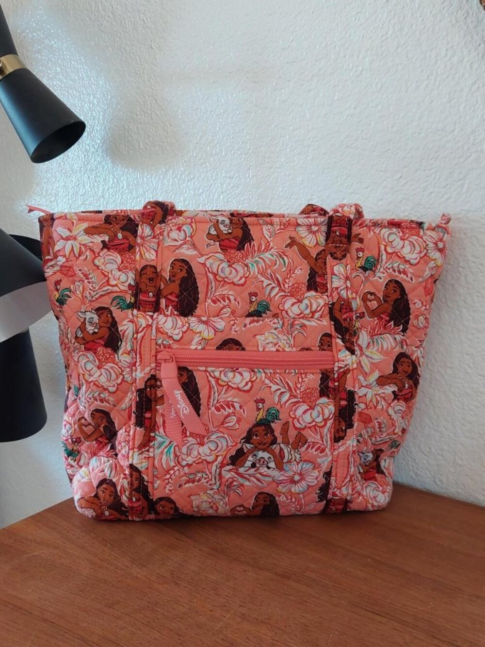vera bradley Disney Moana Vera Bradley tote bag with pink background and repeati